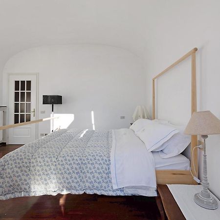 Residenza Stoechas White Apartment Албенга Екстериор снимка